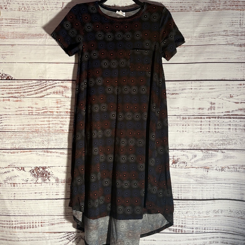 XXS Lularoe Carly Red white and blue with black background